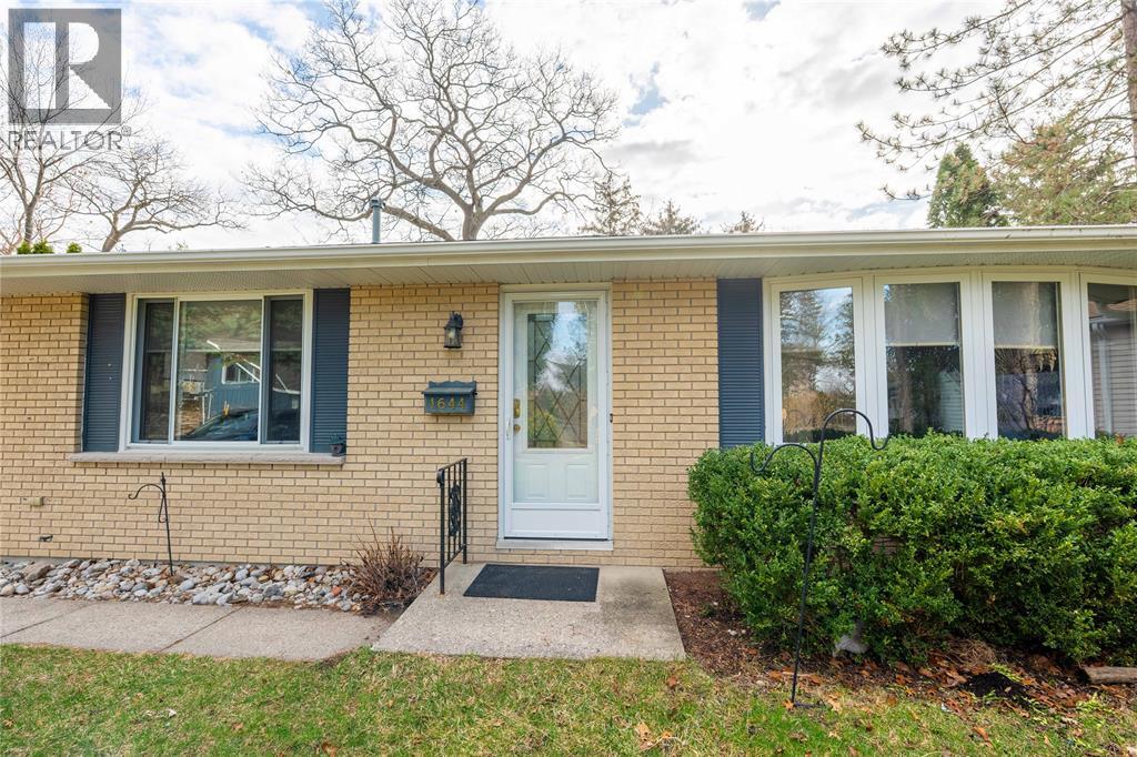 1644 Tyrie Drive, Sarnia, Ontario  N7V 3P7 - Photo 3 - 26009810