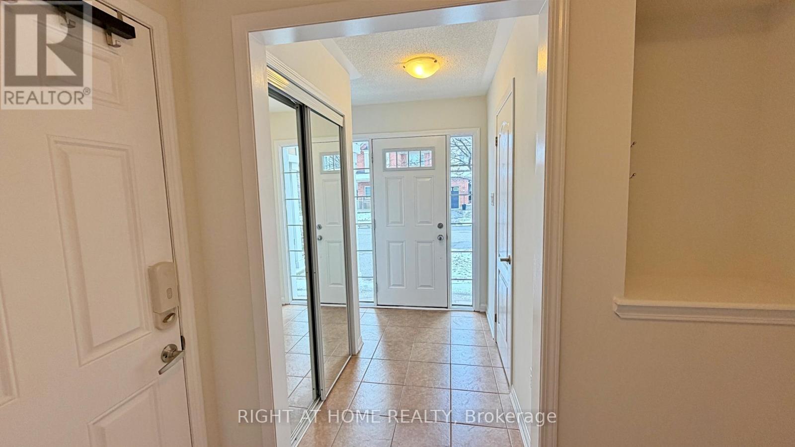 275 Woodley Crescent, Milton, Ontario  L9T 8B8 - Photo 7 - W12927282