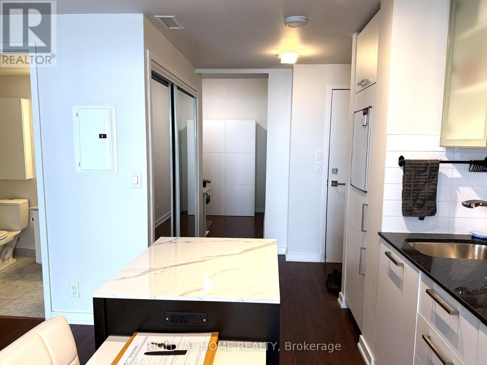 5510 - 12 York Street, Toronto, Ontario  M5J 2Z2 - Photo 4 - C13082248