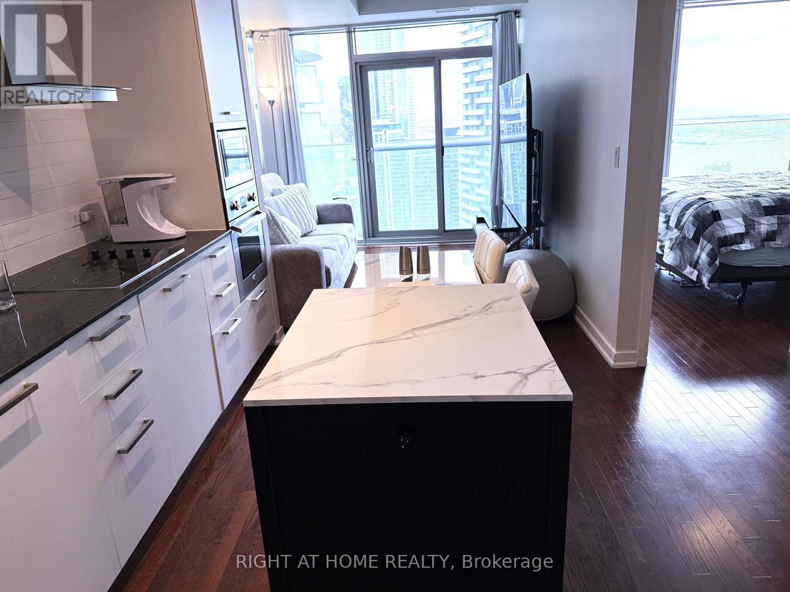 5510 - 12 York Street, Toronto, Ontario  M5J 2Z2 - Photo 6 - C13082248