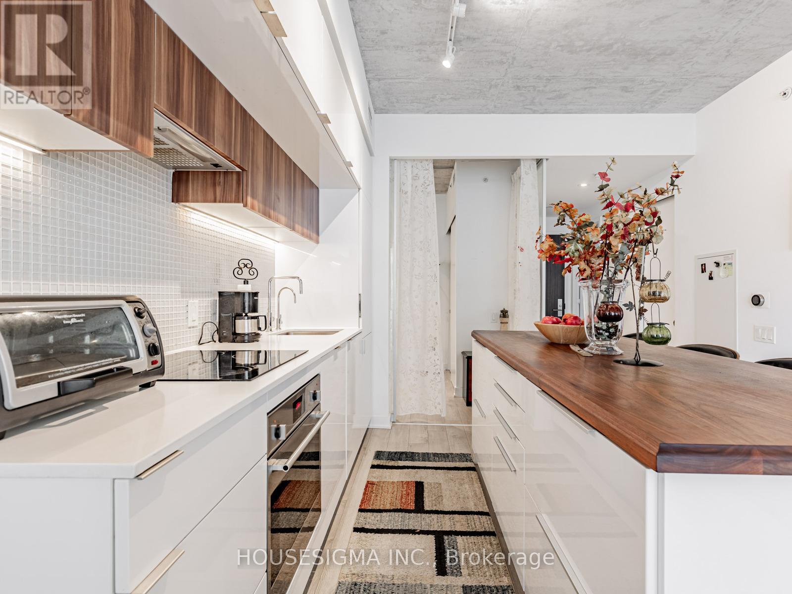 1201 - 185 Roehampton Avenue, Toronto, Ontario  M4P 1R4 - Photo 1 - C13082282