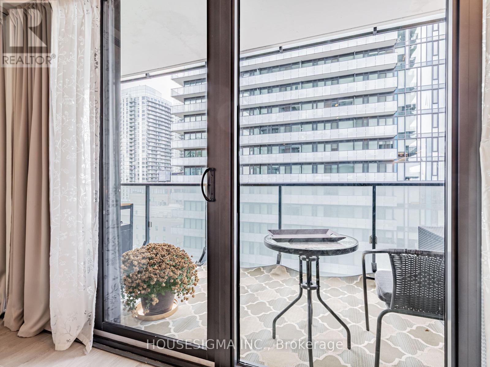 1201 - 185 Roehampton Avenue, Toronto, Ontario  M4P 1R4 - Photo 18 - C13082282
