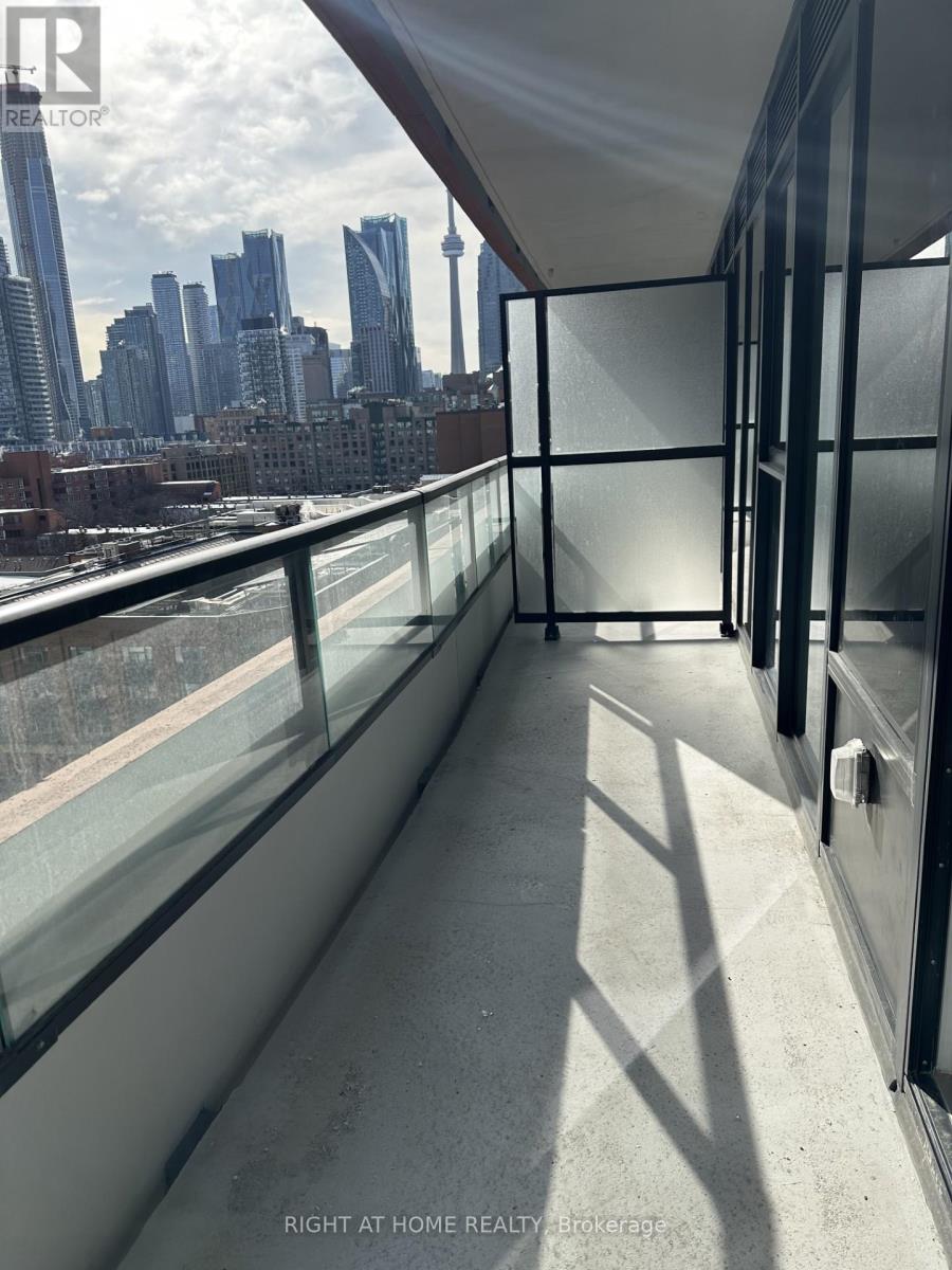 909 - 180 Front Street E, Toronto, Ontario  M5A 0K9 - Photo 2 - C13082296