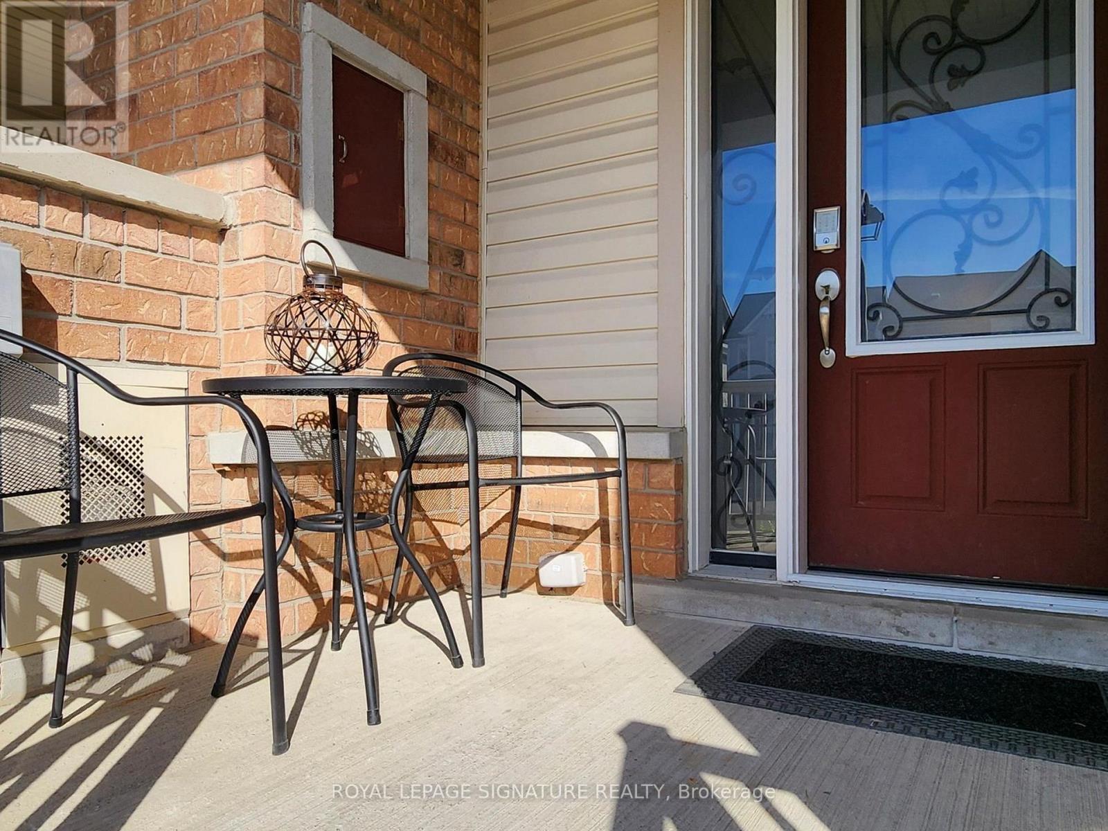 19 Gallimere Court, Whitby, Ontario  L1N 0J5 - Photo 2 - E13082290