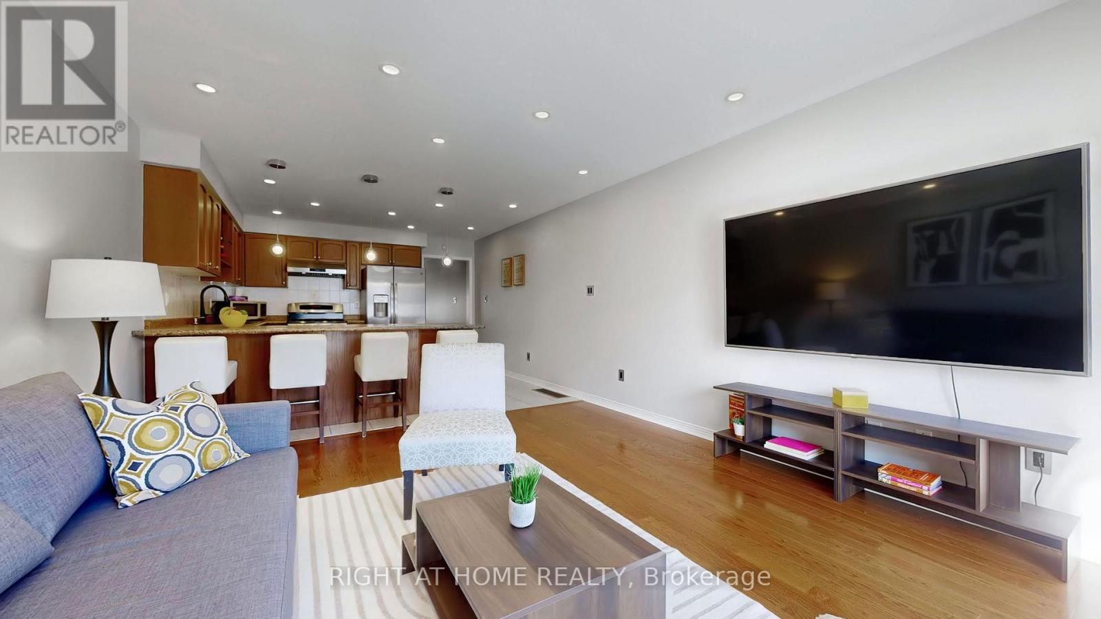 49 Wilkes Crescent, Toronto, Ontario  M1L 0B4 - Photo 3 - E13082366