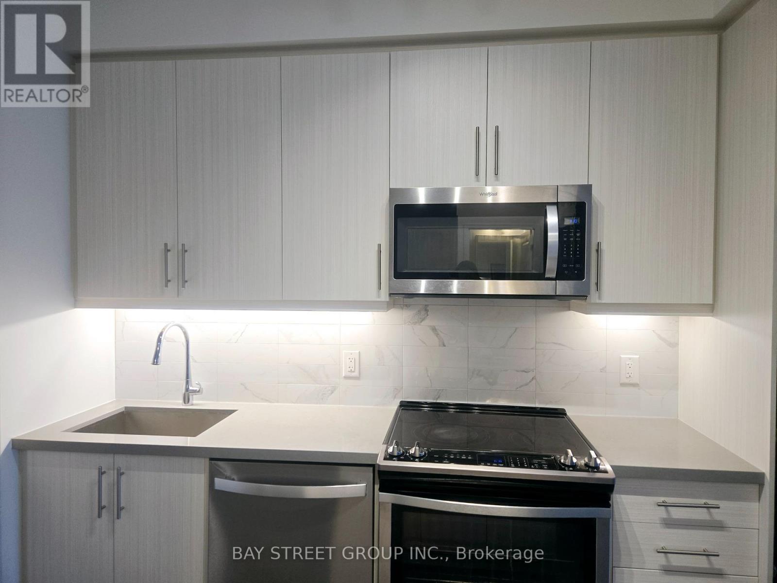 201 - 85 Oneida Crescent, Richmond Hill, Ontario  L4B 0H4 - Photo 6 - N13082276