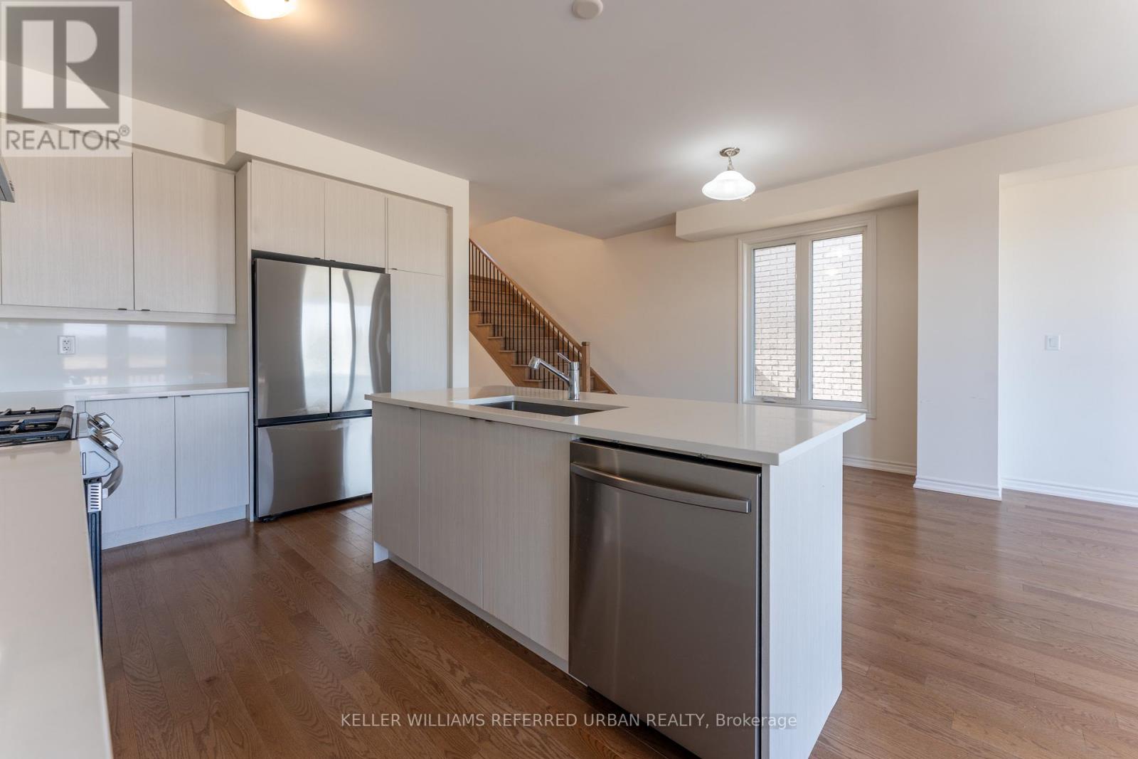 23 Greer Street, Barrie, Ontario  L9J 0R4 - Photo 10 - S13082272