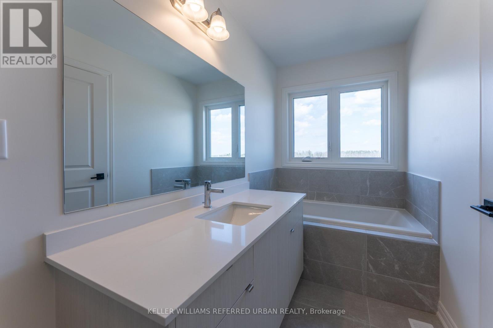 23 Greer Street, Barrie, Ontario  L9J 0R4 - Photo 16 - S13082286