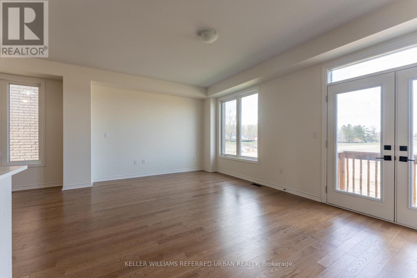 23 Greer Street, Barrie, Ontario  L9J 0R4 - Photo 7 - S13082286