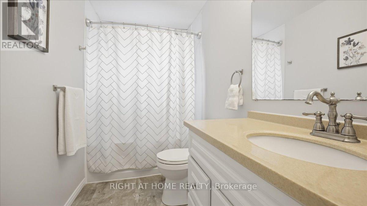 1 Leonard Avenue, Penetanguishene, Ontario  L9M 1C8 - Photo 11 - S13082386