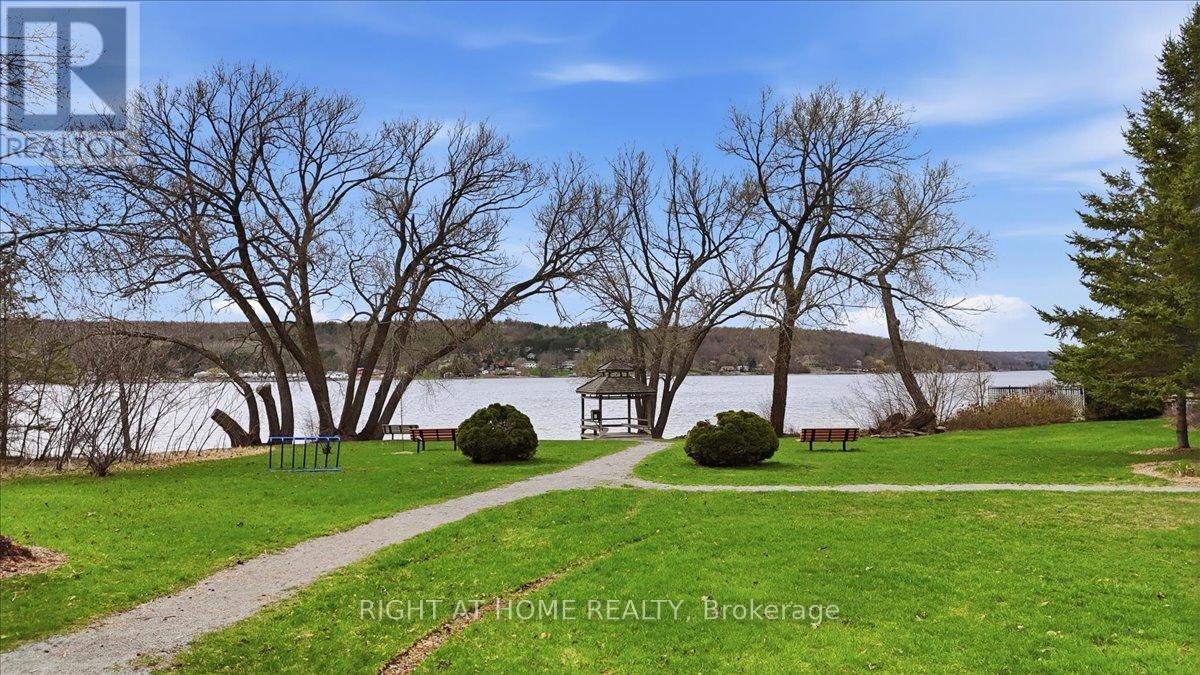 1 Leonard Avenue, Penetanguishene, Ontario  L9M 1C8 - Photo 22 - S13082386