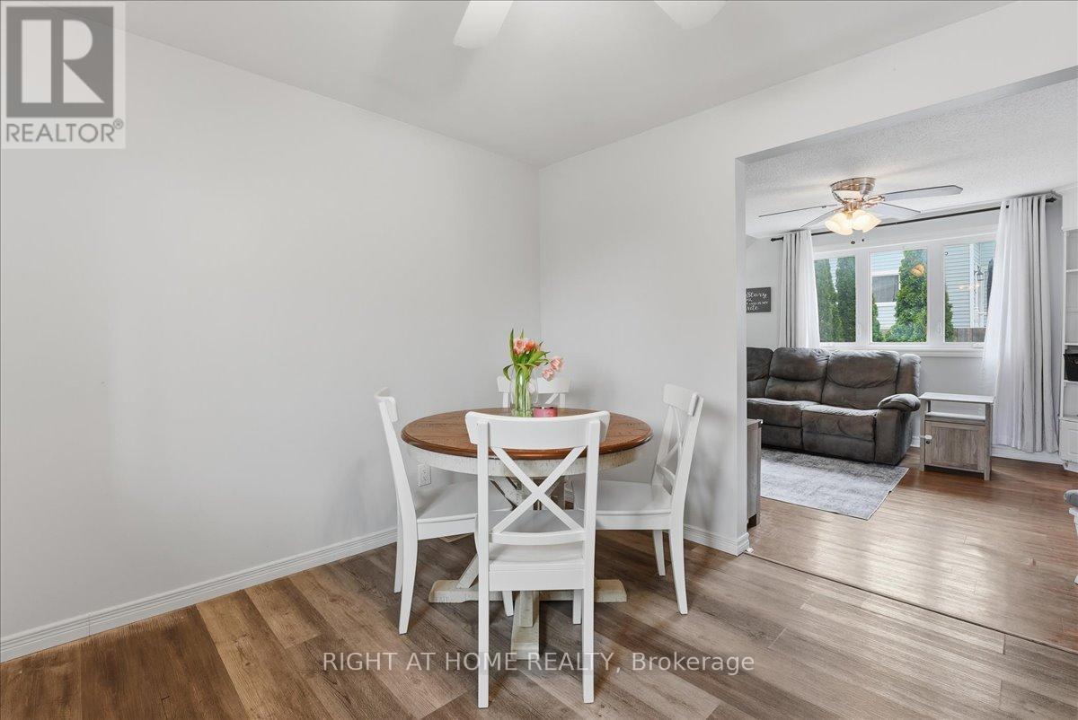 1 Leonard Avenue, Penetanguishene, Ontario  L9M 1C8 - Photo 5 - S13082386