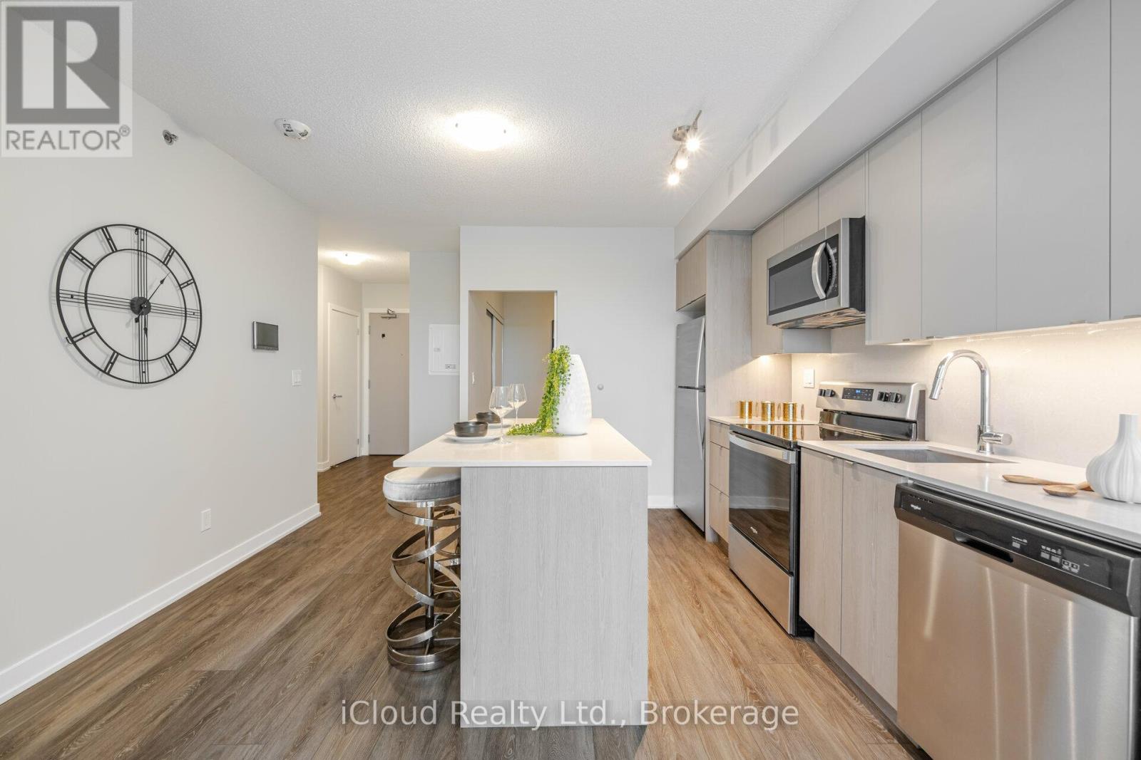 3200 Dakota Common, Burlington (Alton), Ontario  L7M 2A7 - Photo 8 - W13082284