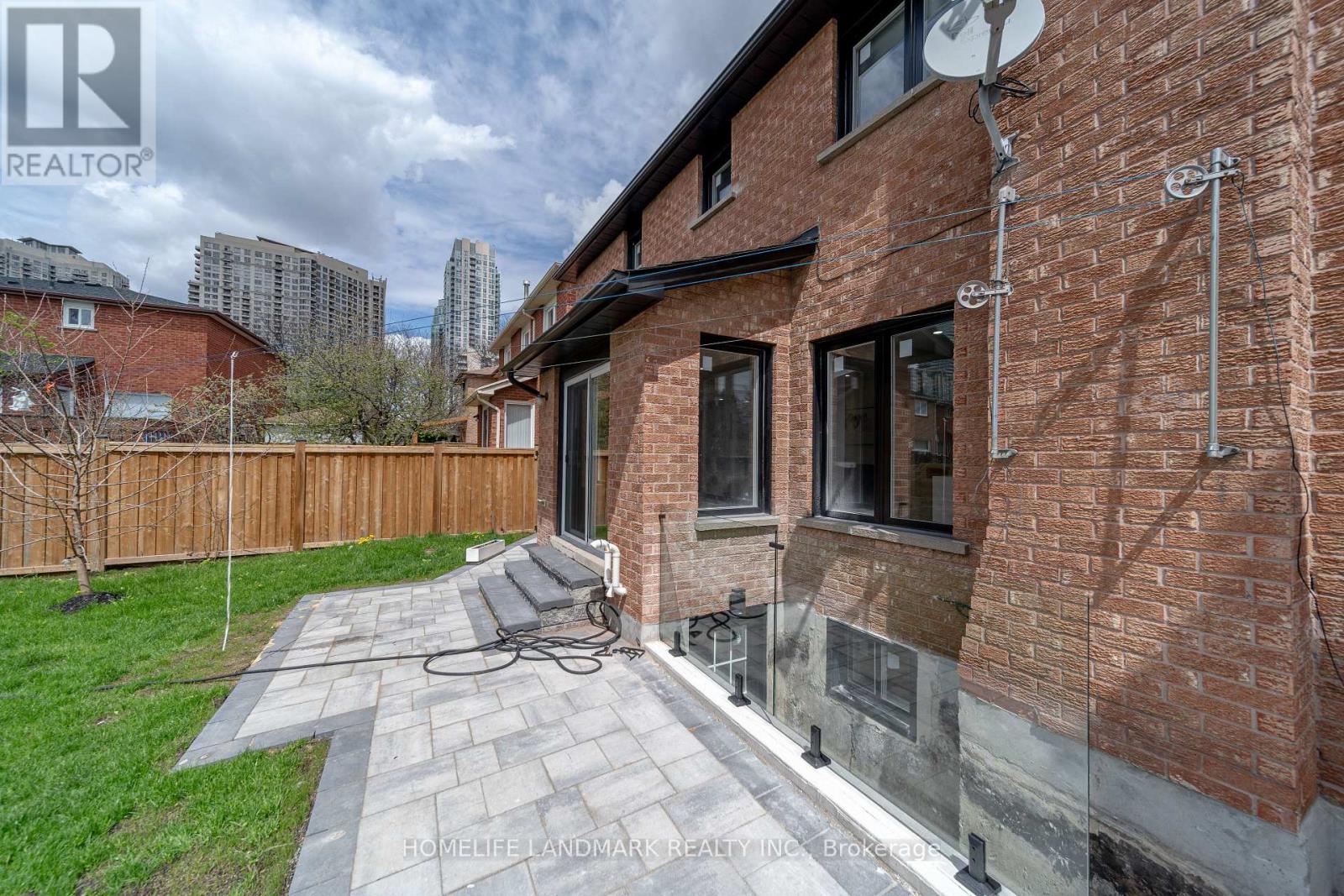 224 Macedonia Crescent, Mississauga, Ontario  L5B 3R8 - Photo 27 - W13082338