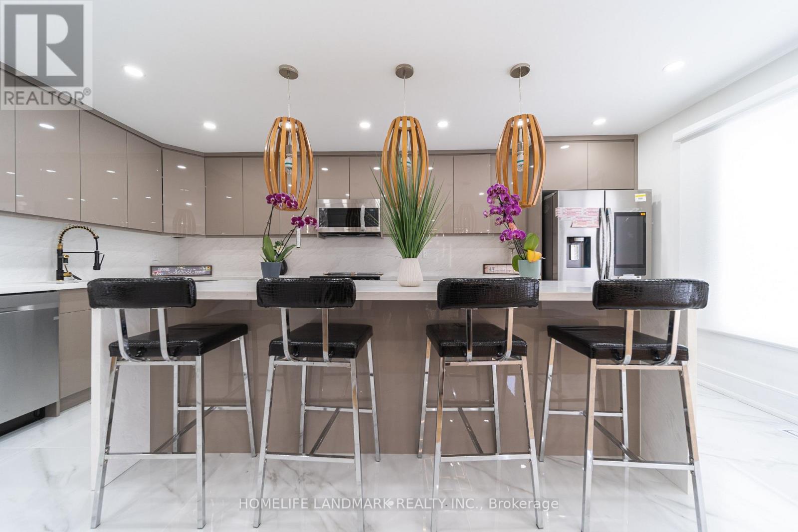 224 Macedonia Crescent, Mississauga, Ontario  L5B 3R8 - Photo 3 - W13082338