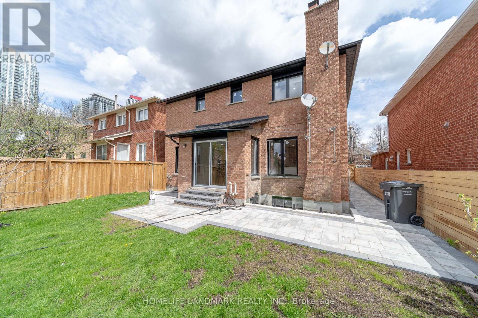 224 Macedonia Crescent, Mississauga, Ontario  L5B 3R8 - Photo 9 - W13082338