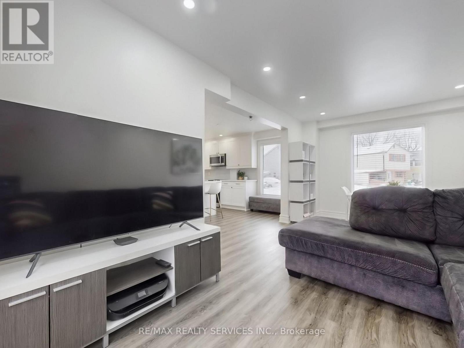 30 Haley Court, Brampton (Central Park), Ontario  L6S 1N6 - Photo 11 - W13082344