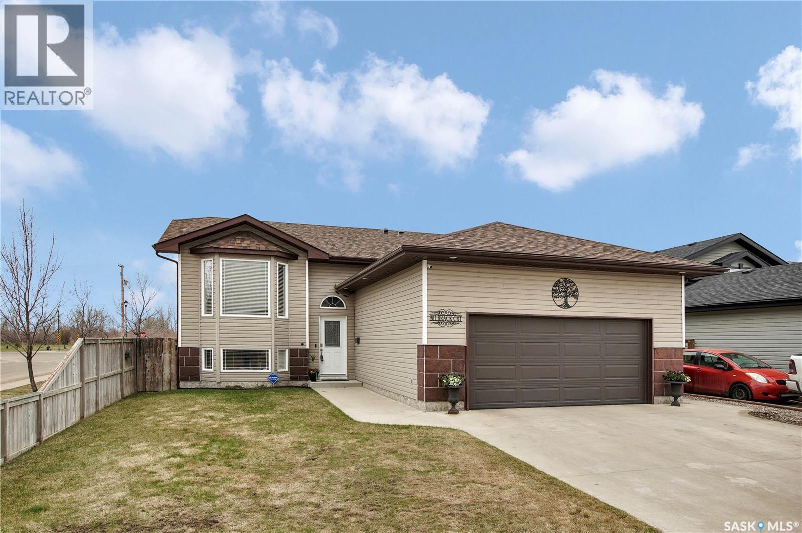 901 Brack Court, Martensville, Saskatchewan  S0K 0A2 - Photo 1 - SK034825