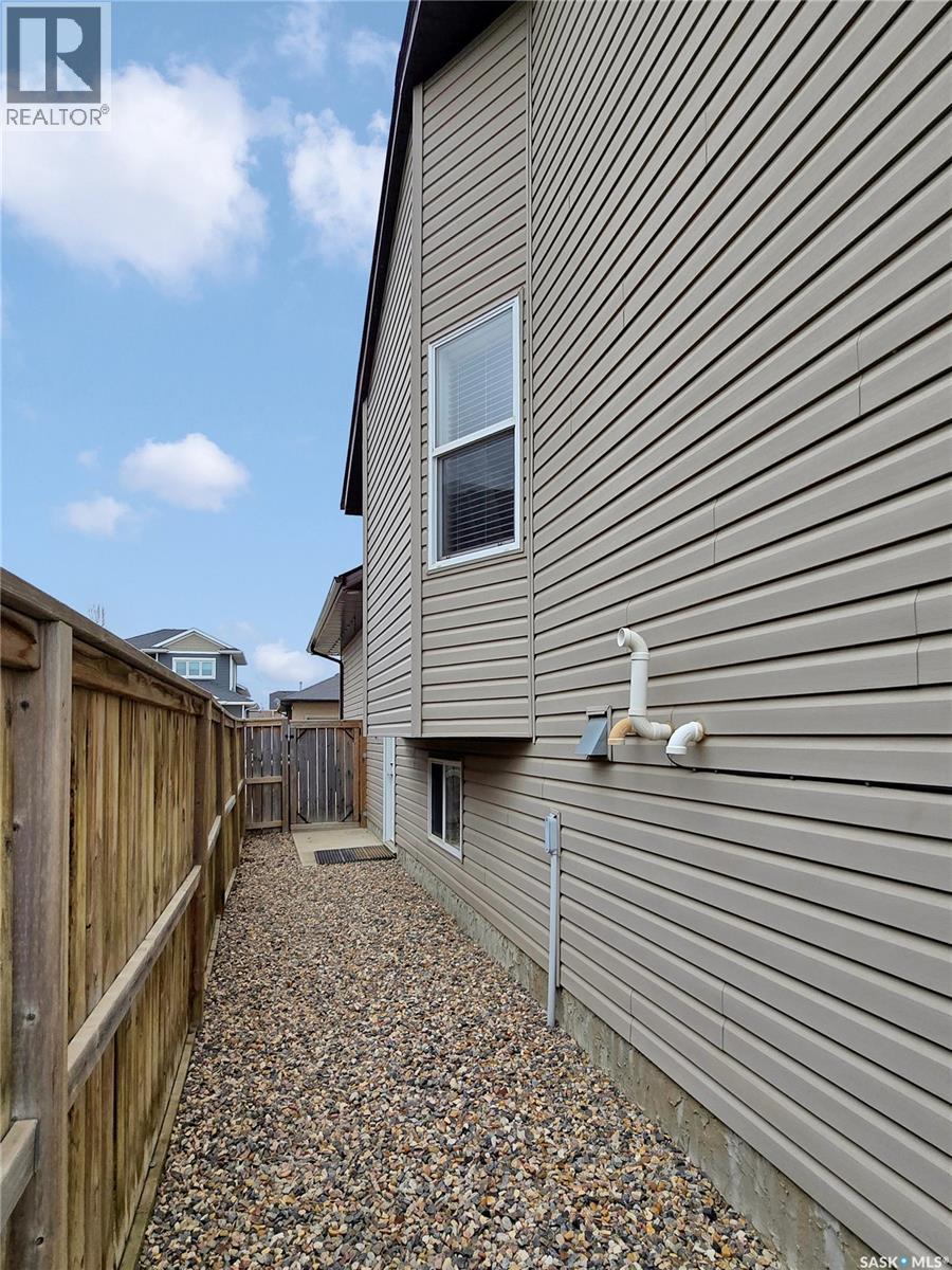 901 Brack Court, Martensville, Saskatchewan  S0K 0A2 - Photo 29 - SK034825