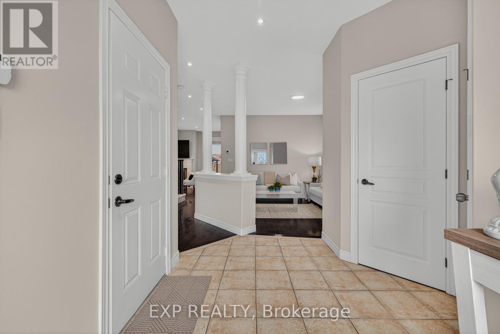 100 Garinger Crescent, Hamilton (Binbrook), Ontario  L0R 1C0 - Photo 2 - X13082256