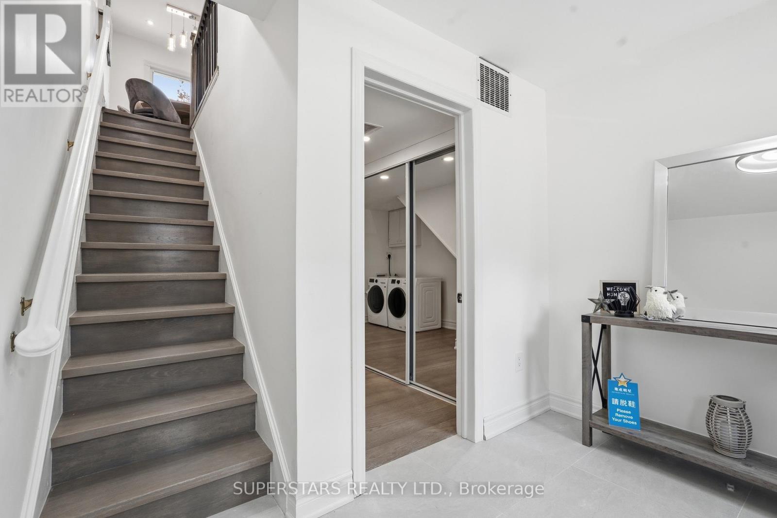 68 Magill Street, Hamilton, Ontario  L8R 2Y5 - Photo 3 - X13082260