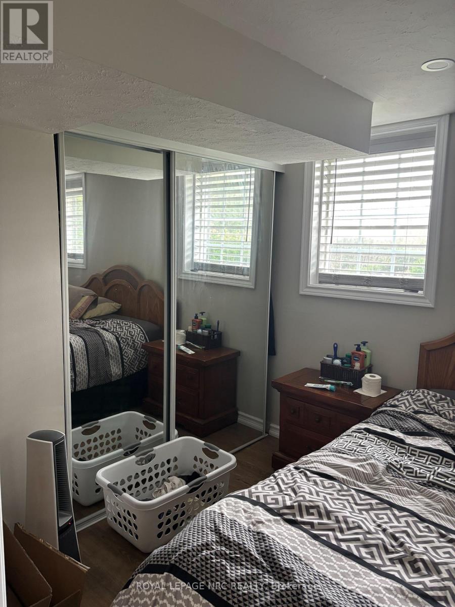 38 Manor Road, St. Catharines, Ontario  L2N 3B5 - Photo 7 - X13070754