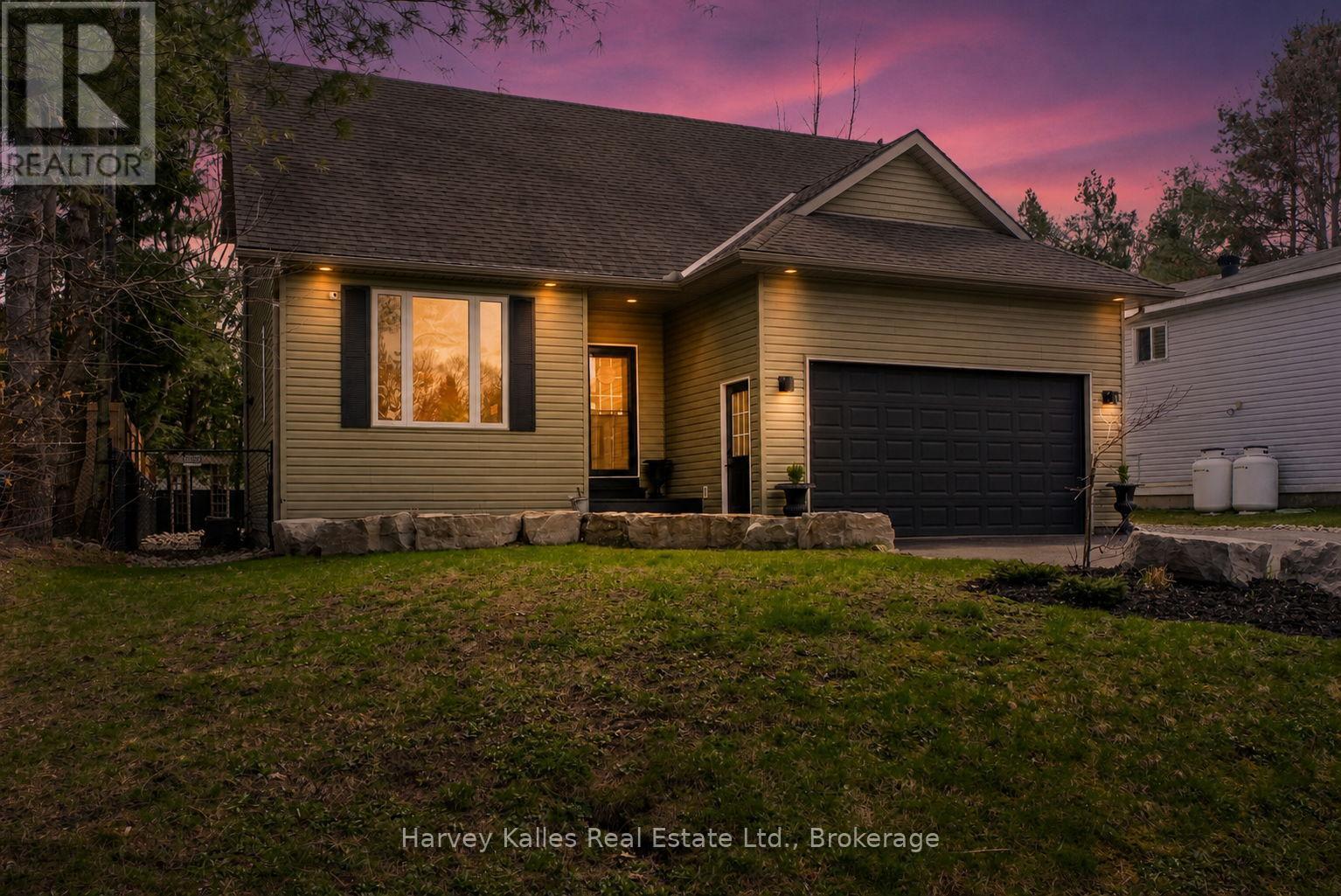 6 JOHNSTON STREET, muskoka lakes (medora), Ontario