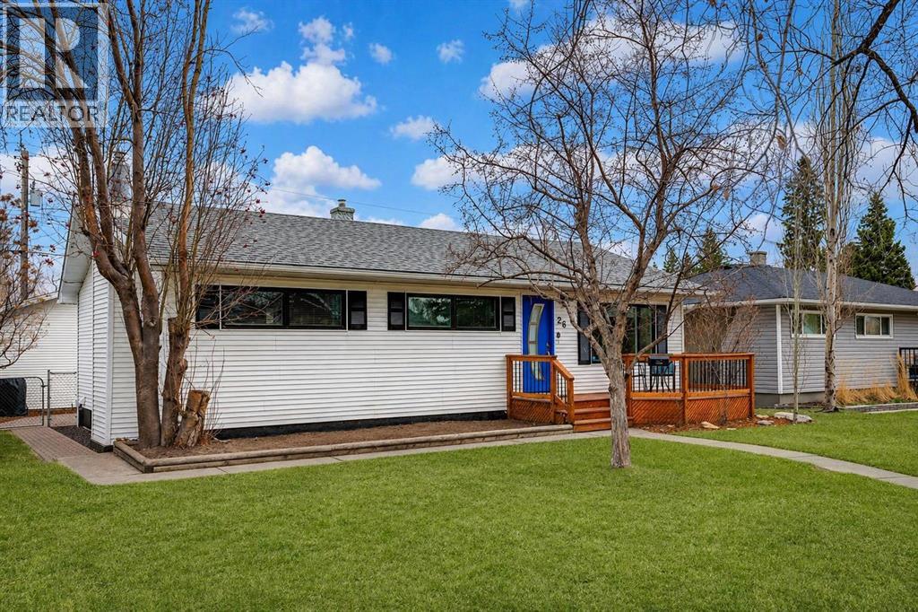 26 Galway Crescent Sw, Calgary, Alberta  T3E 4Y3 - Photo 4 - A2303994