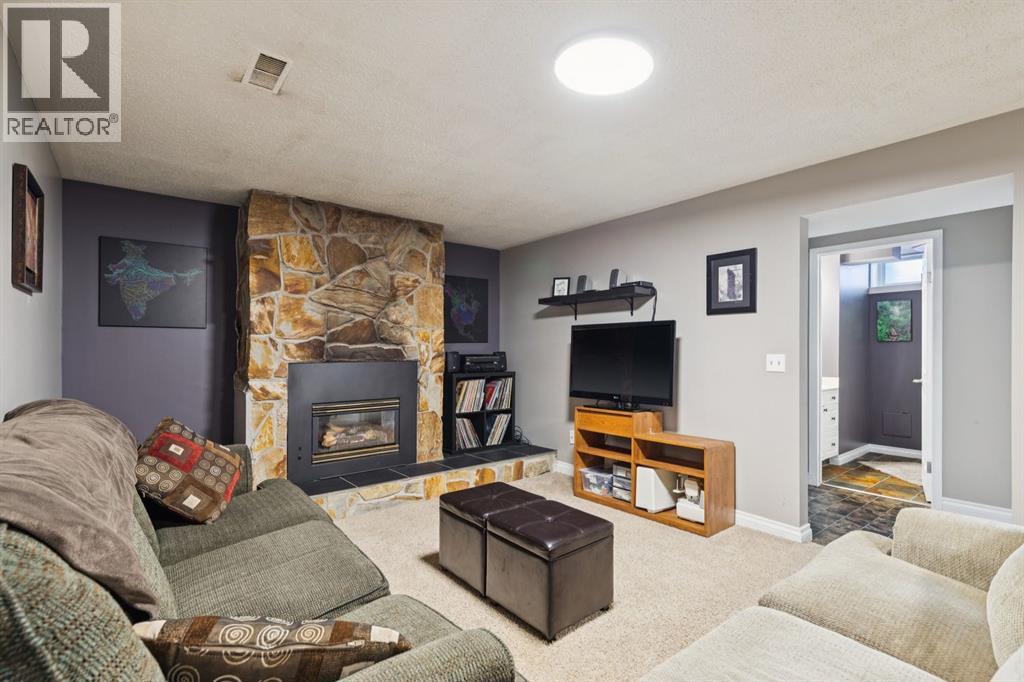 26 Galway Crescent Sw, Calgary, Alberta  T3E 4Y3 - Photo 31 - A2303994