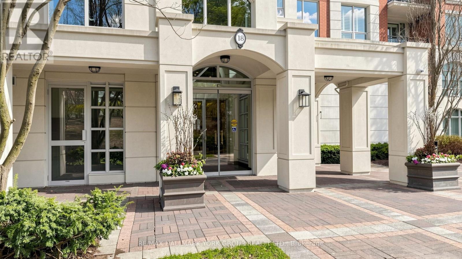 120 - 18 William Carson Crescent, Toronto (St. Andrew-Windfields), Ontario  M2P 2H2 - Photo 2 - C13082452