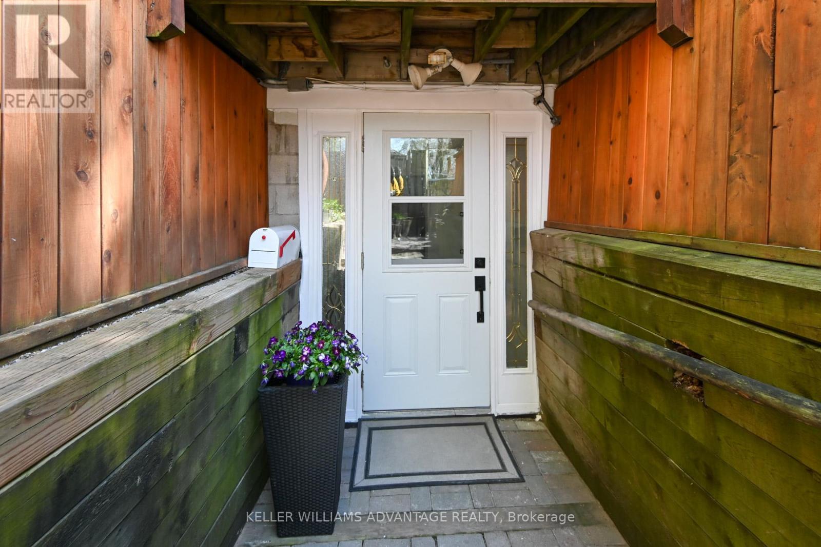 Back Lower - 132 Hammersmith Avenue, Toronto, Ontario  M4E 2W6 - Photo 4 - E13082424