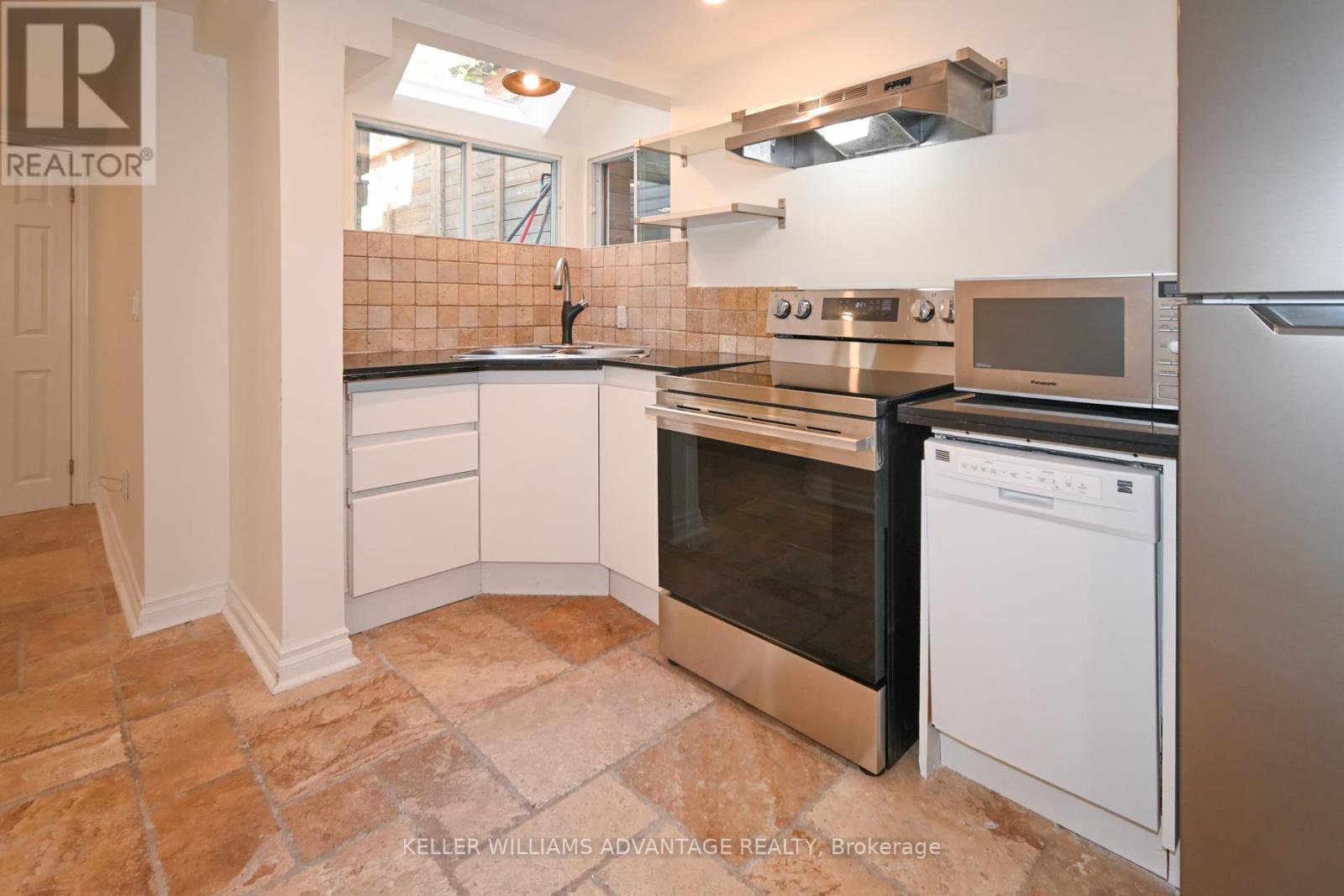 Back Lower - 132 Hammersmith Avenue, Toronto, Ontario  M4E 2W6 - Photo 7 - E13082424