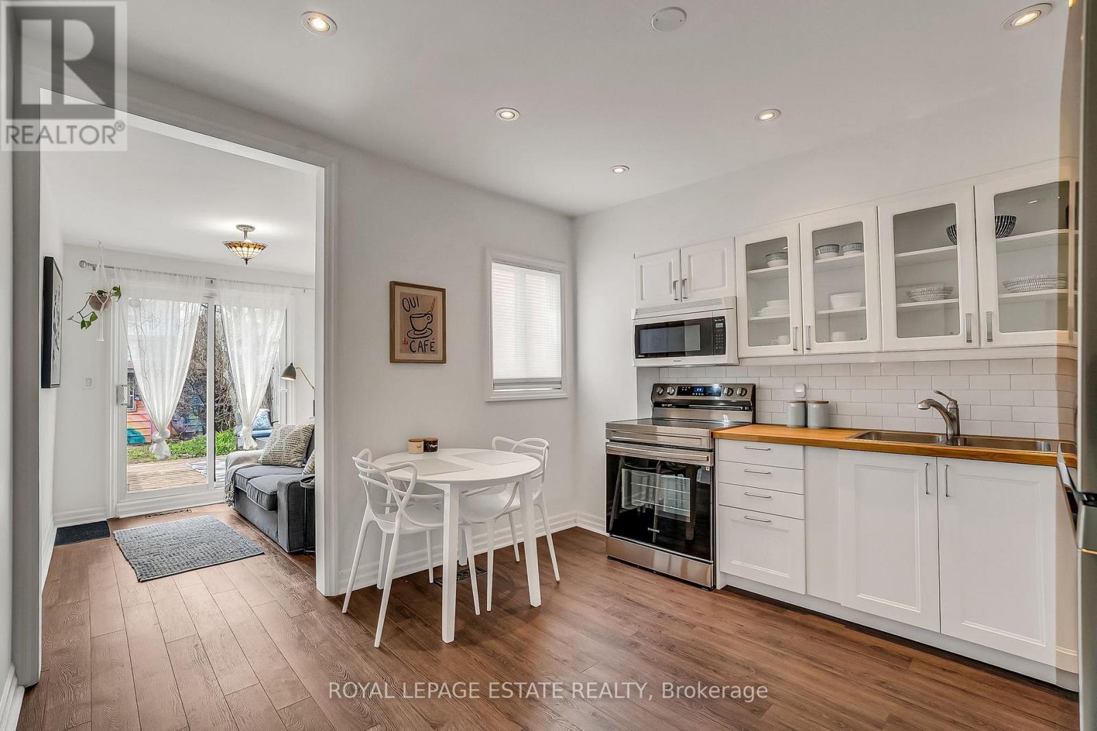 240 Cedarvale Avenue, Toronto (Woodbine-Lumsden), Ontario  M4C 4K2 - Photo 13 - E13082440