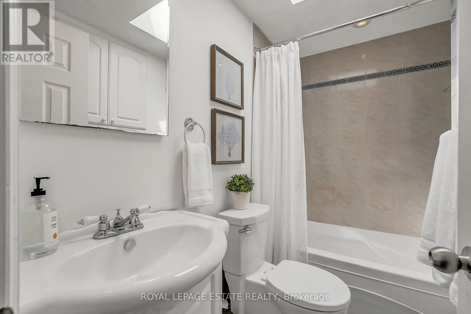240 Cedarvale Avenue, Toronto (Woodbine-Lumsden), Ontario  M4C 4K2 - Photo 26 - E13082440