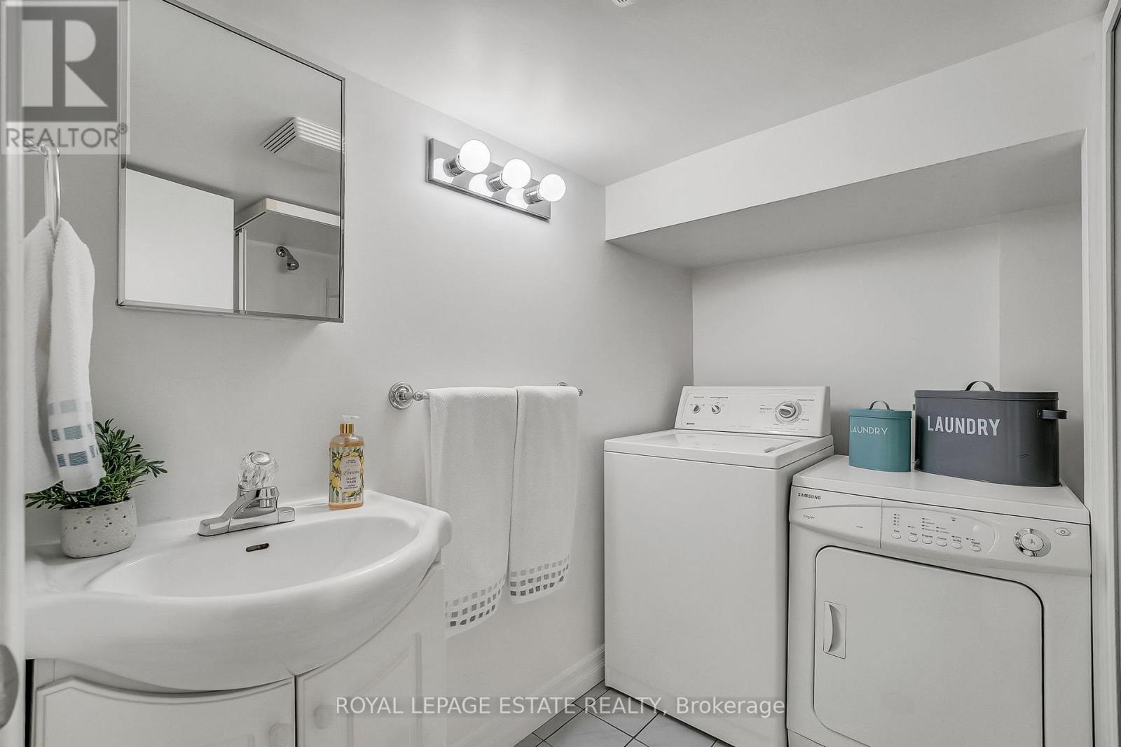240 Cedarvale Avenue, Toronto (Woodbine-Lumsden), Ontario  M4C 4K2 - Photo 34 - E13082440