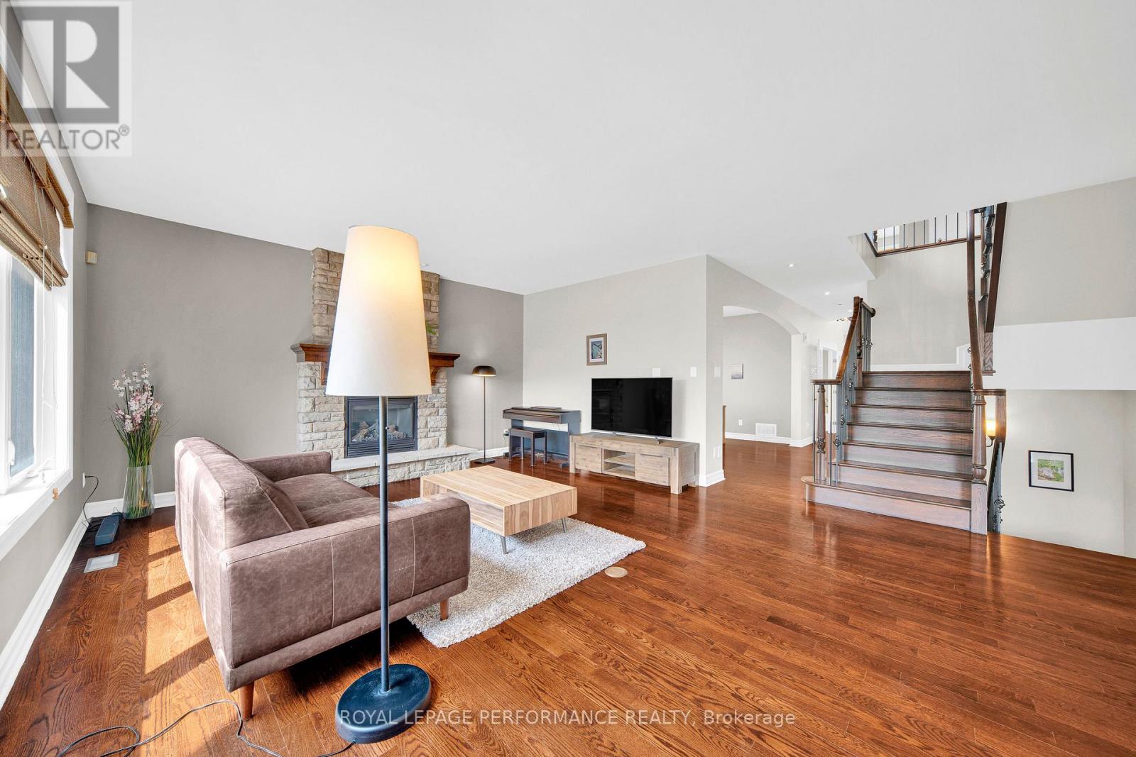590 Kochar Drive, Ottawa, Ontario  K2C 4J5 - Photo 6 - X13082404