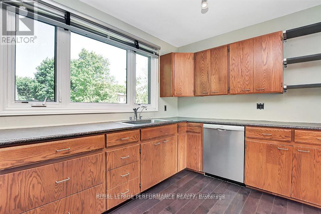 64 Starwood Road, Ottawa, Ontario  K2G 1Z3 - Photo 12 - X13082432