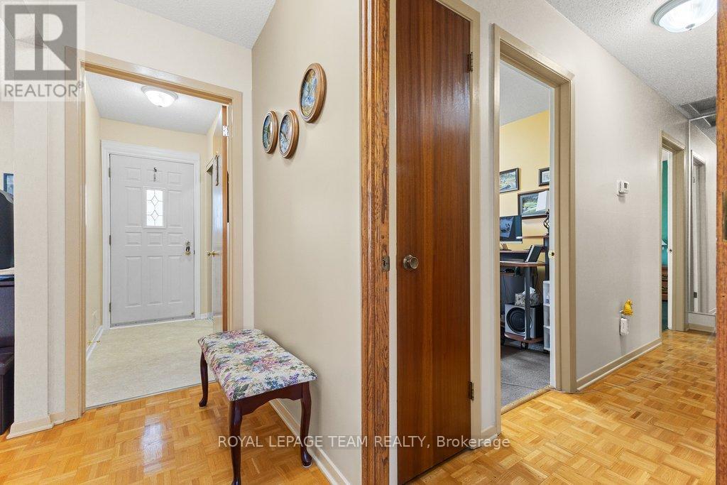 2368 Ogilvie Road, Ottawa, Ontario  K1J 7N6 - Photo 10 - X13082466