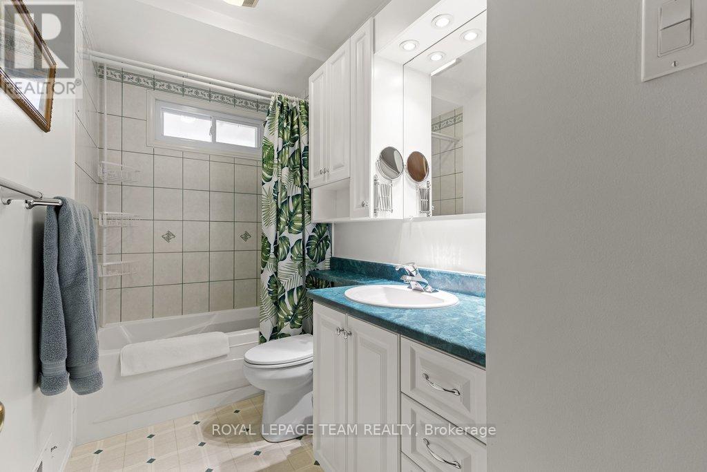 2368 Ogilvie Road, Ottawa, Ontario  K1J 7N6 - Photo 11 - X13082466