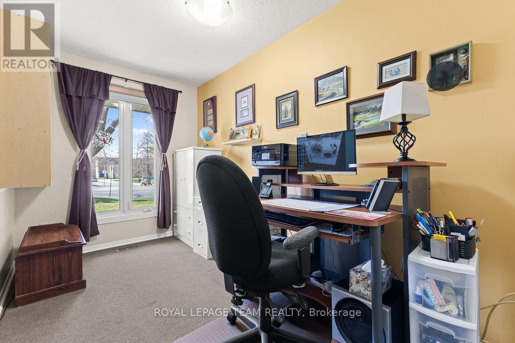 2368 Ogilvie Road, Ottawa, Ontario  K1J 7N6 - Photo 15 - X13082466