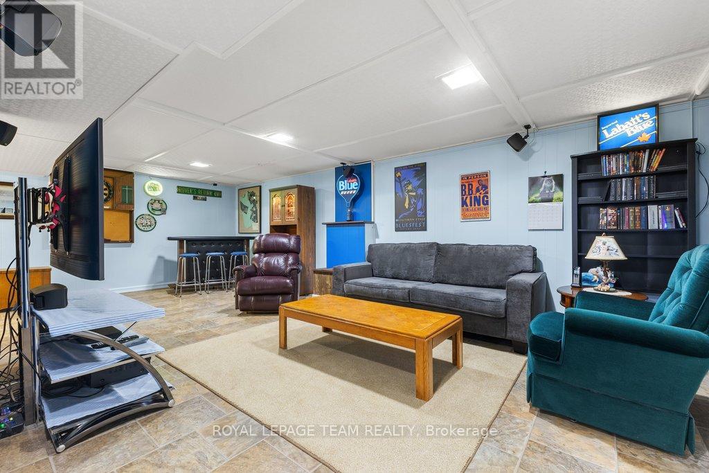 2368 Ogilvie Road, Ottawa, Ontario  K1J 7N6 - Photo 16 - X13082466