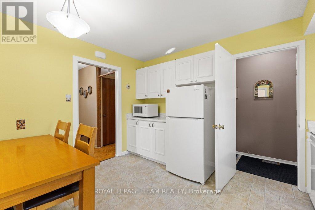 2368 Ogilvie Road, Ottawa, Ontario  K1J 7N6 - Photo 9 - X13082466
