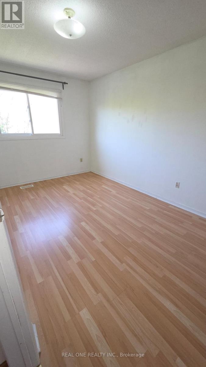 4157 Sandover Court, Mississauga (Creditview), Ontario  L5C 3K8 - Photo 10 - W13082476