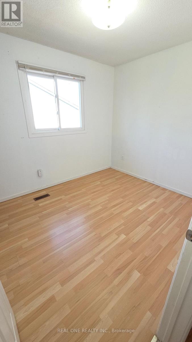 4157 Sandover Court, Mississauga (Creditview), Ontario  L5C 3K8 - Photo 8 - W13082476