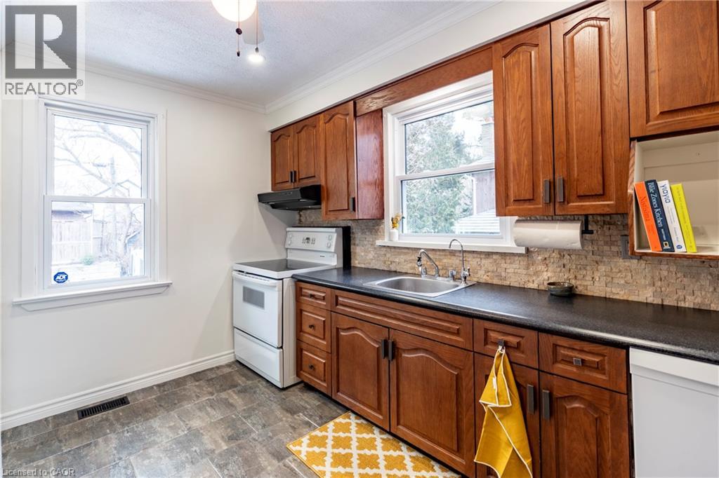 69 Lowrey Avenue N, Cambridge, Ontario  N1R 5A4 - Photo 5 - 40818904