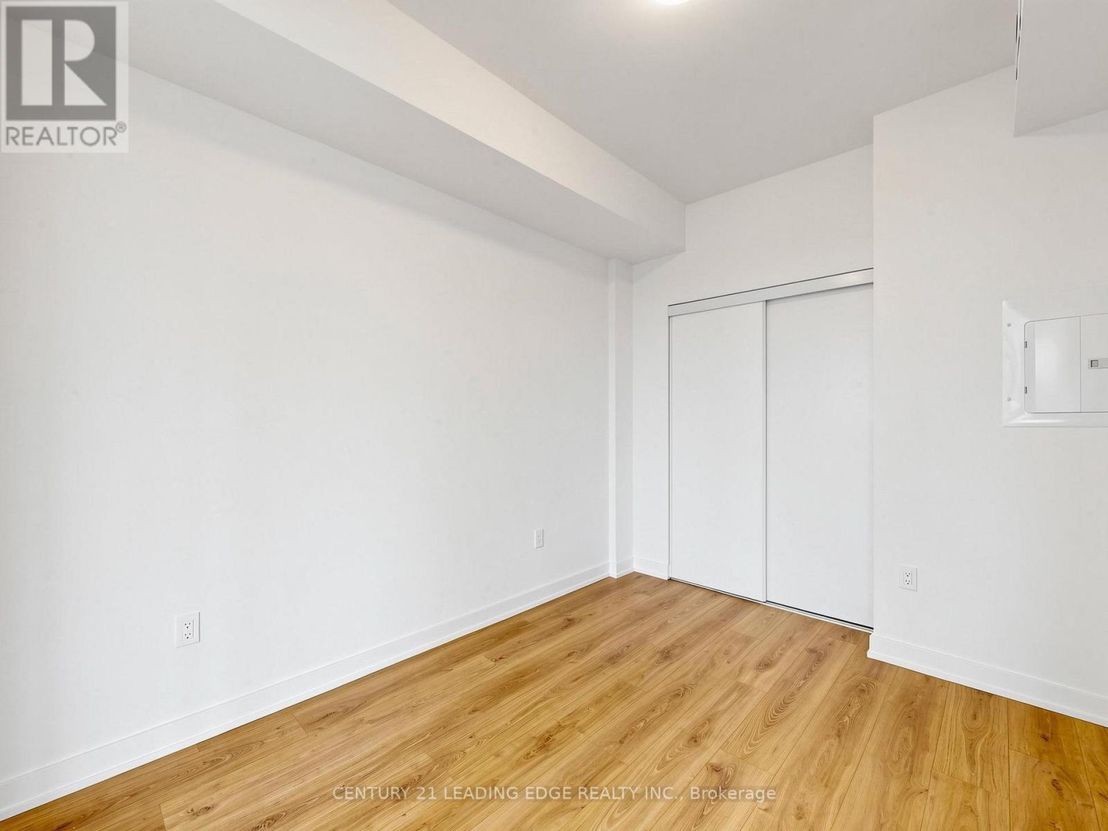 2011 - 5 Quarrington Lane, Toronto, Ontario  M3C 0S5 - Photo 18 - C13079476