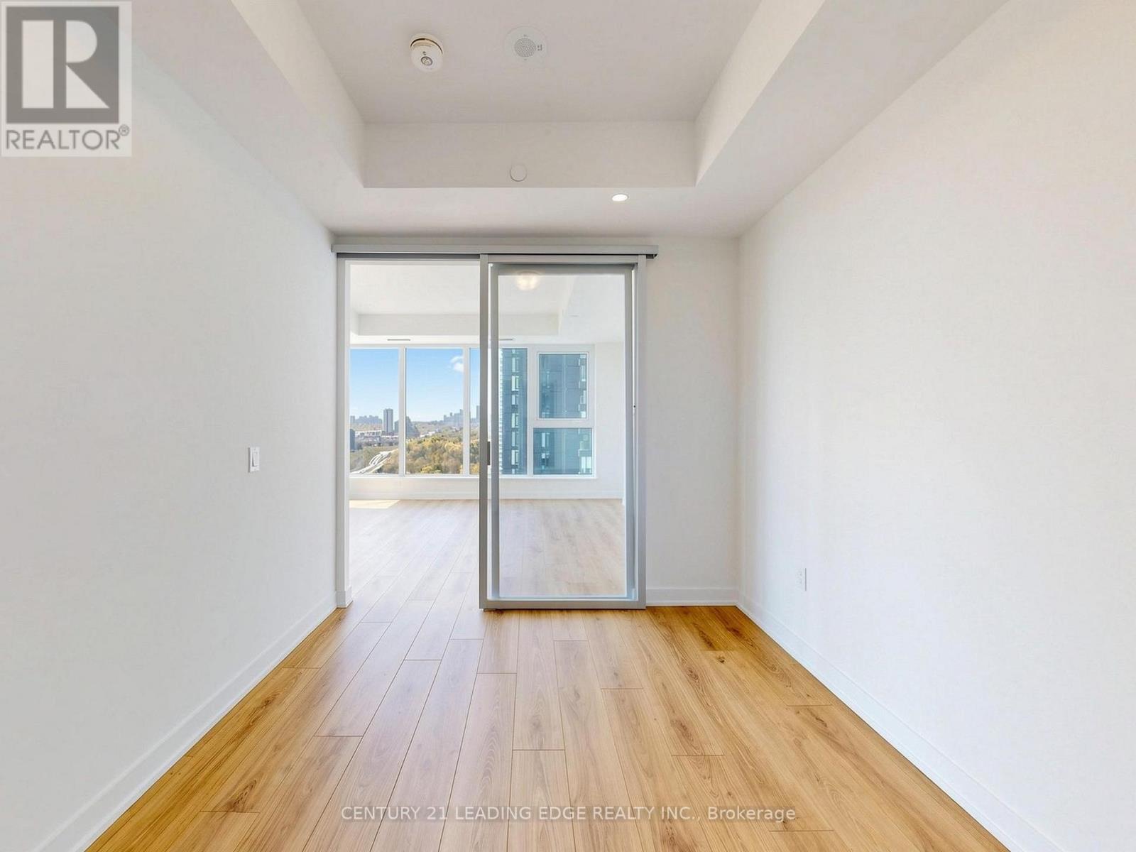 2011 - 5 Quarrington Lane, Toronto, Ontario  M3C 0S5 - Photo 21 - C13079476