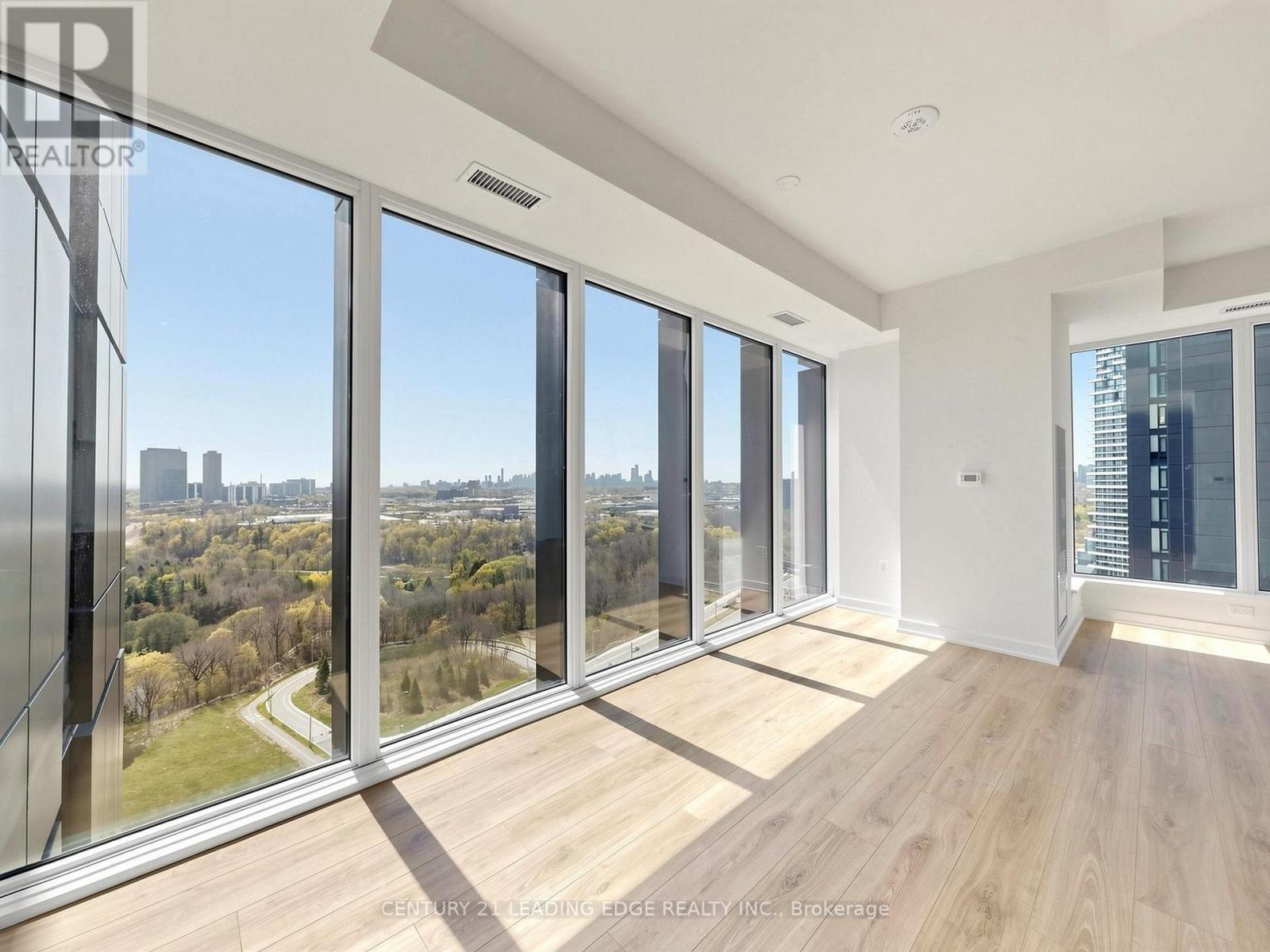 2011 - 5 Quarrington Lane, Toronto, Ontario  M3C 0S5 - Photo 4 - C13079476