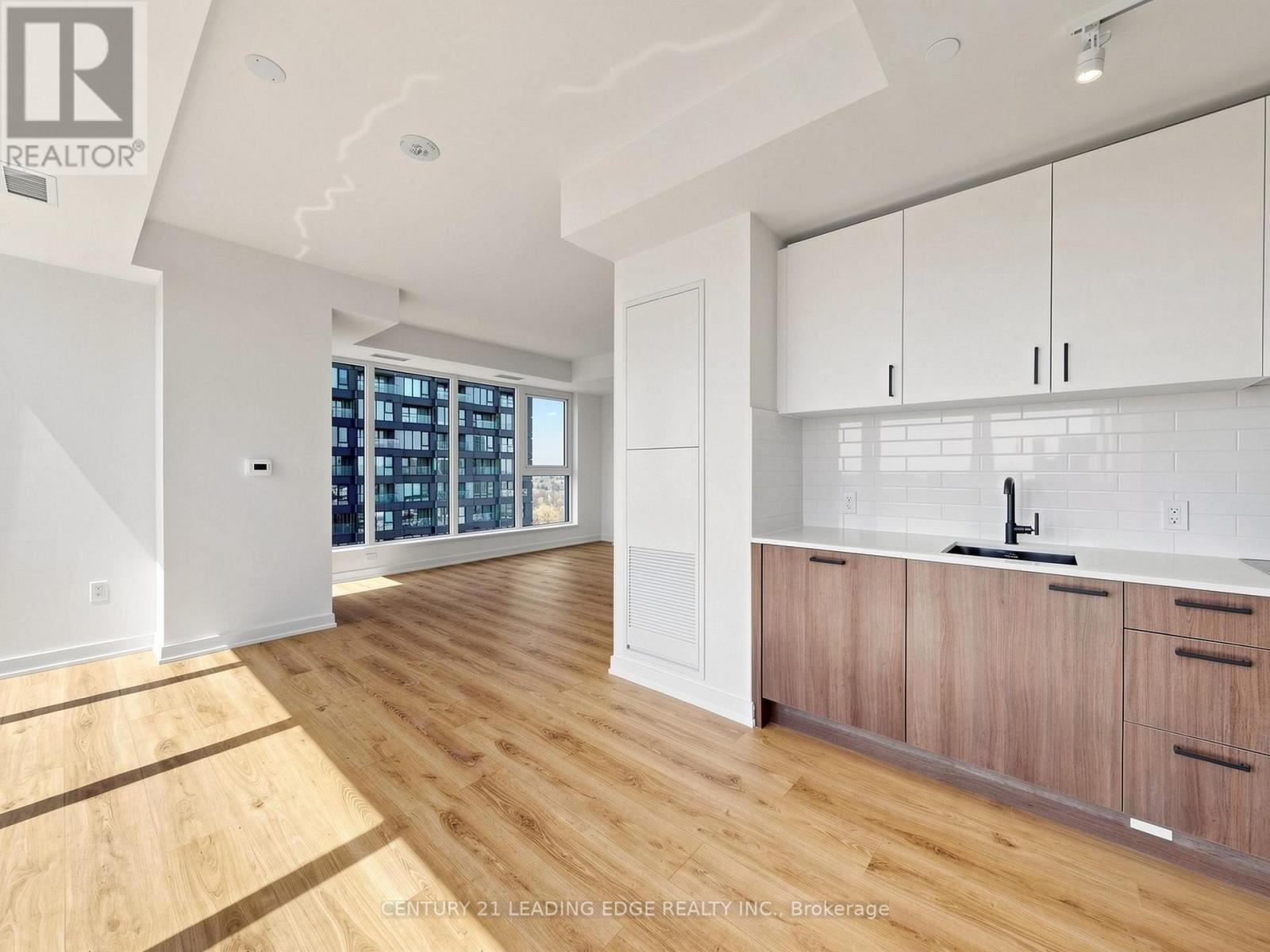 2011 - 5 Quarrington Lane, Toronto, Ontario  M3C 0S5 - Photo 6 - C13079476
