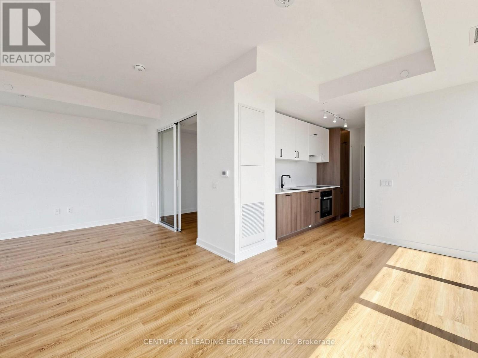 2011 - 5 Quarrington Lane, Toronto, Ontario  M3C 0S5 - Photo 7 - C13079476